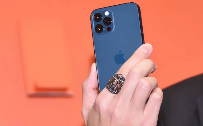宝兴苹果手机维修分享iPhone12系列重启方法教程 